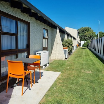 Aztec Motel