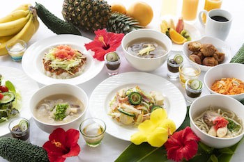 Doubletree By Hilton Hotel Naha Shuri Castle