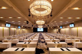 Doubletree By Hilton Hotel Naha Shuri Castle