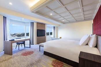 Doubletree By Hilton Hotel Naha Shuri Castle
