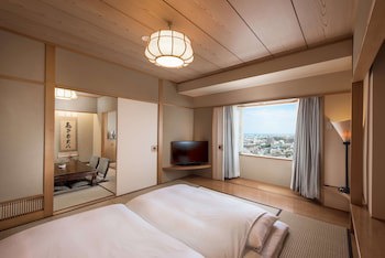 Doubletree By Hilton Hotel Naha Shuri Castle