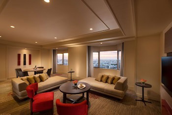 Doubletree By Hilton Hotel Naha Shuri Castle