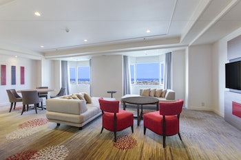Doubletree By Hilton Hotel Naha Shuri Castle