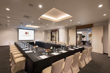 Doubletree By Hilton Hotel Naha Shuri Castle
