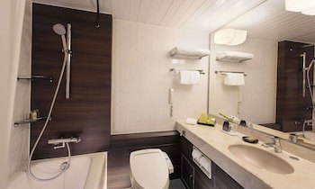 Doubletree By Hilton Hotel Naha Shuri Castle