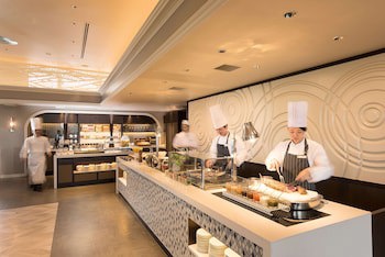 Doubletree By Hilton Hotel Naha Shuri Castle