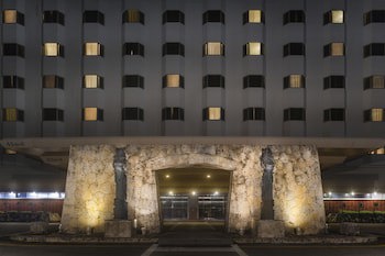 Doubletree By Hilton Hotel Naha Shuri Castle