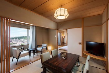 Doubletree By Hilton Hotel Naha Shuri Castle