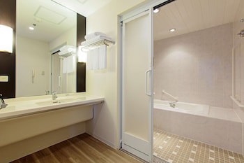 Doubletree By Hilton Hotel Naha Shuri Castle