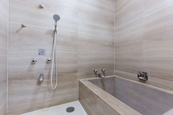 Doubletree By Hilton Hotel Naha Shuri Castle