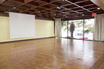 Conquistador Hotel And Conference Center
