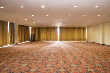 Conquistador Hotel And Conference Center