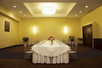 Conquistador Hotel And Conference Center