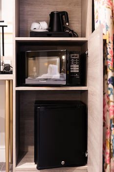 Byron Hotel London