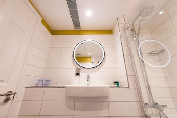 Byron Hotel London