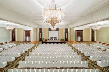 Edsa Shangri-La, Manila