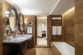 Edsa Shangri-La, Manila