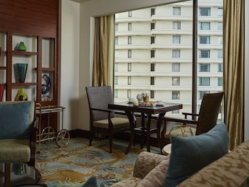 Edsa Shangri-La, Manila