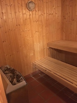 Montra Skaga Hotel