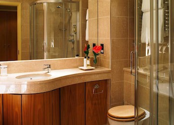 Donnington Valley Hotel And Spa