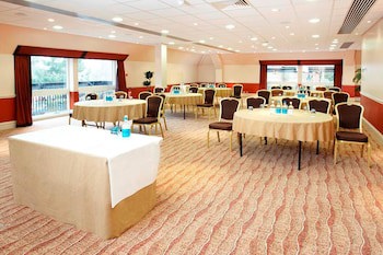 Donnington Valley Hotel And Spa