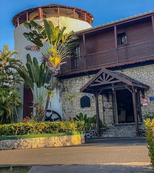 Auberge De La Vieille Tour