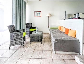 Auberge De La Vieille Tour