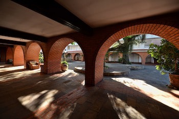 Los Tajibos, Santa Cruz De La Sierra, A Tribute Po