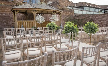 Old Thorns Hotel & Resort