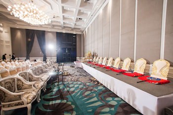 Centara Grand At Central Plaza Ladprao Bangkok
