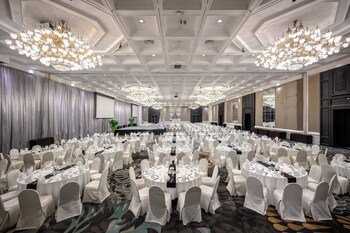 Centara Grand At Central Plaza Ladprao Bangkok
