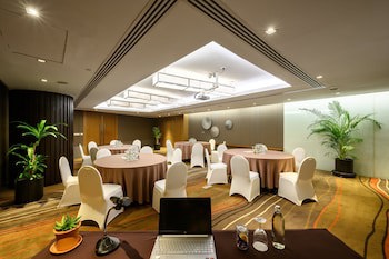 Centara Grand At Central Plaza Ladprao Bangkok