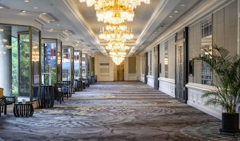 Centara Grand At Central Plaza Ladprao Bangkok
