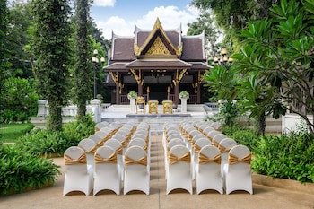 Centara Grand At Central Plaza Ladprao Bangkok