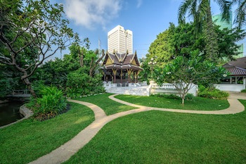 Centara Grand At Central Plaza Ladprao Bangkok
