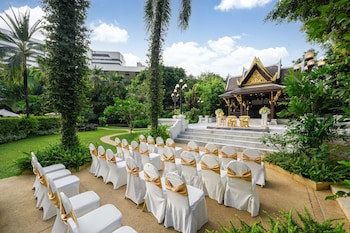 Centara Grand At Central Plaza Ladprao Bangkok