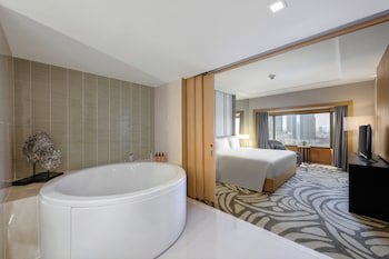 Centara Grand At Central Plaza Ladprao Bangkok