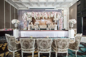 Centara Grand At Central Plaza Ladprao Bangkok