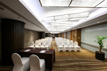 Centara Grand At Central Plaza Ladprao Bangkok