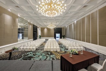 Centara Grand At Central Plaza Ladprao Bangkok