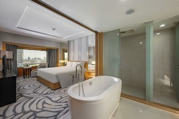 Centara Grand At Central Plaza Ladprao Bangkok