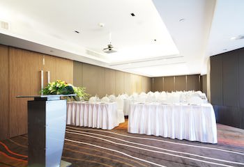 Centara Grand At Central Plaza Ladprao Bangkok