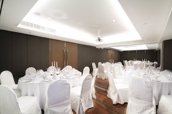 Centara Grand At Central Plaza Ladprao Bangkok