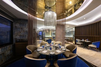 Centara Grand At Central Plaza Ladprao Bangkok
