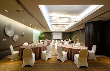 Centara Grand At Central Plaza Ladprao Bangkok