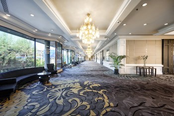 Centara Grand At Central Plaza Ladprao Bangkok