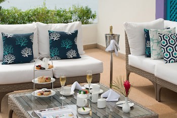 Crystal Cove By Elegant Hotels - All-Inclusive