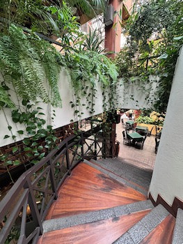 Balmoral Hotel San José Cr, Historic District