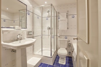 Carlton Ambassador Hotel
