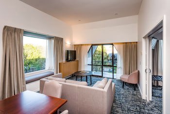 Chateau On The Park - Christchurch, A Doubletree By Hilton